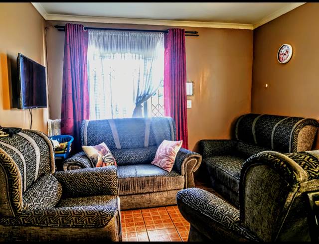 2 BEDROOM HOUSE FOR SALE IN RISECLIFF